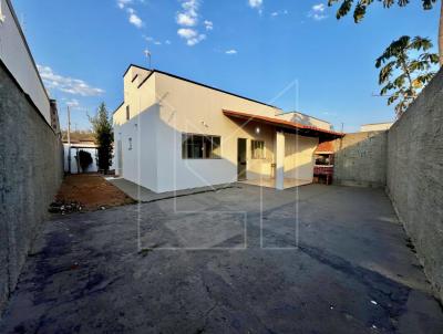 Casa para Venda, em Caldas Novas, bairro Jardim Vitoria, 2 dormitrios, 2 banheiros, 1 sute, 2 vagas